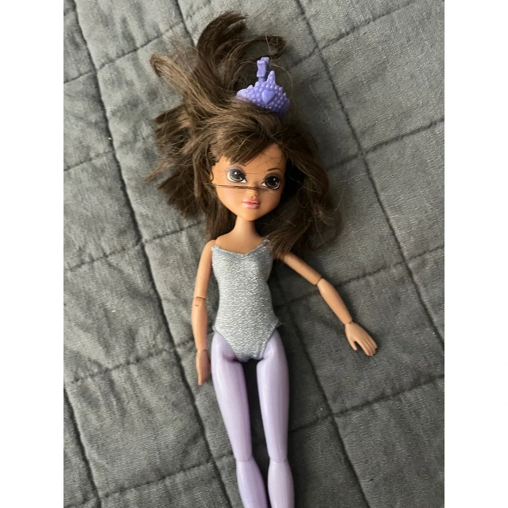 Moxie Girlz Ballerina Doll Brunette Brown Hair Silver Leotard Purple‎ 2012